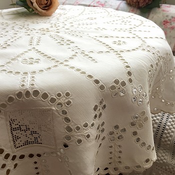 �A���e�B�[�N�n���K���[�J�b�g���[�N�ƃt�B�����[�X�̃N���X